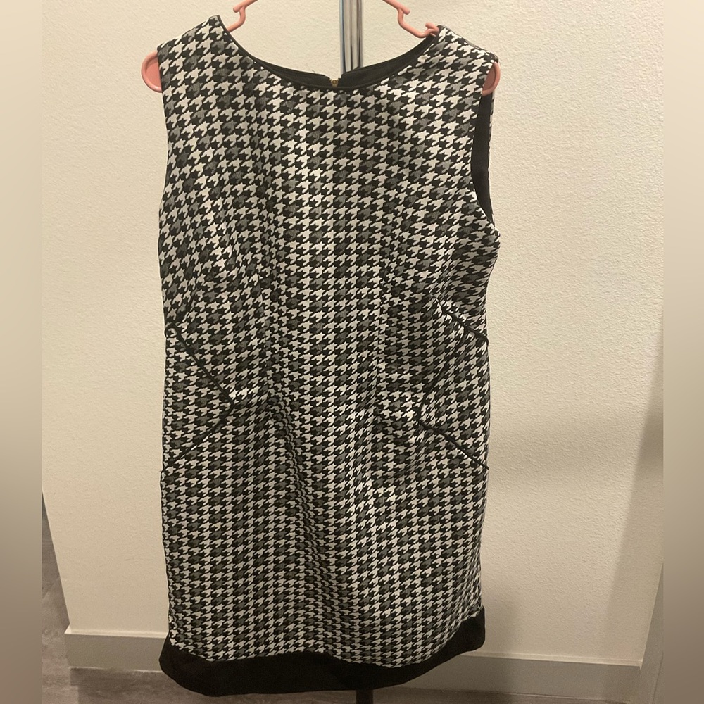 "Classic Elegance: Shelly & Palmer Black and White Checkered Dress with Zipper"